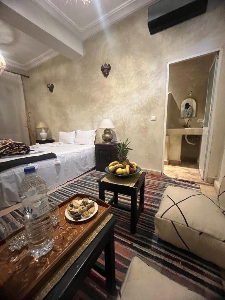 Riad La Rose Des Sables Marrakesh Exteriör bild