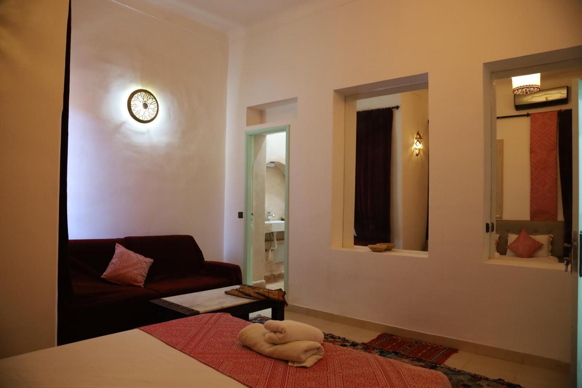 Riad La Rose Des Sables Marrakesh Exteriör bild